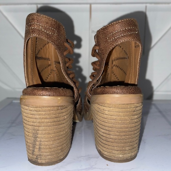 NOT RATED Peep Toe Detailed Booties! - Picture 4 of 4